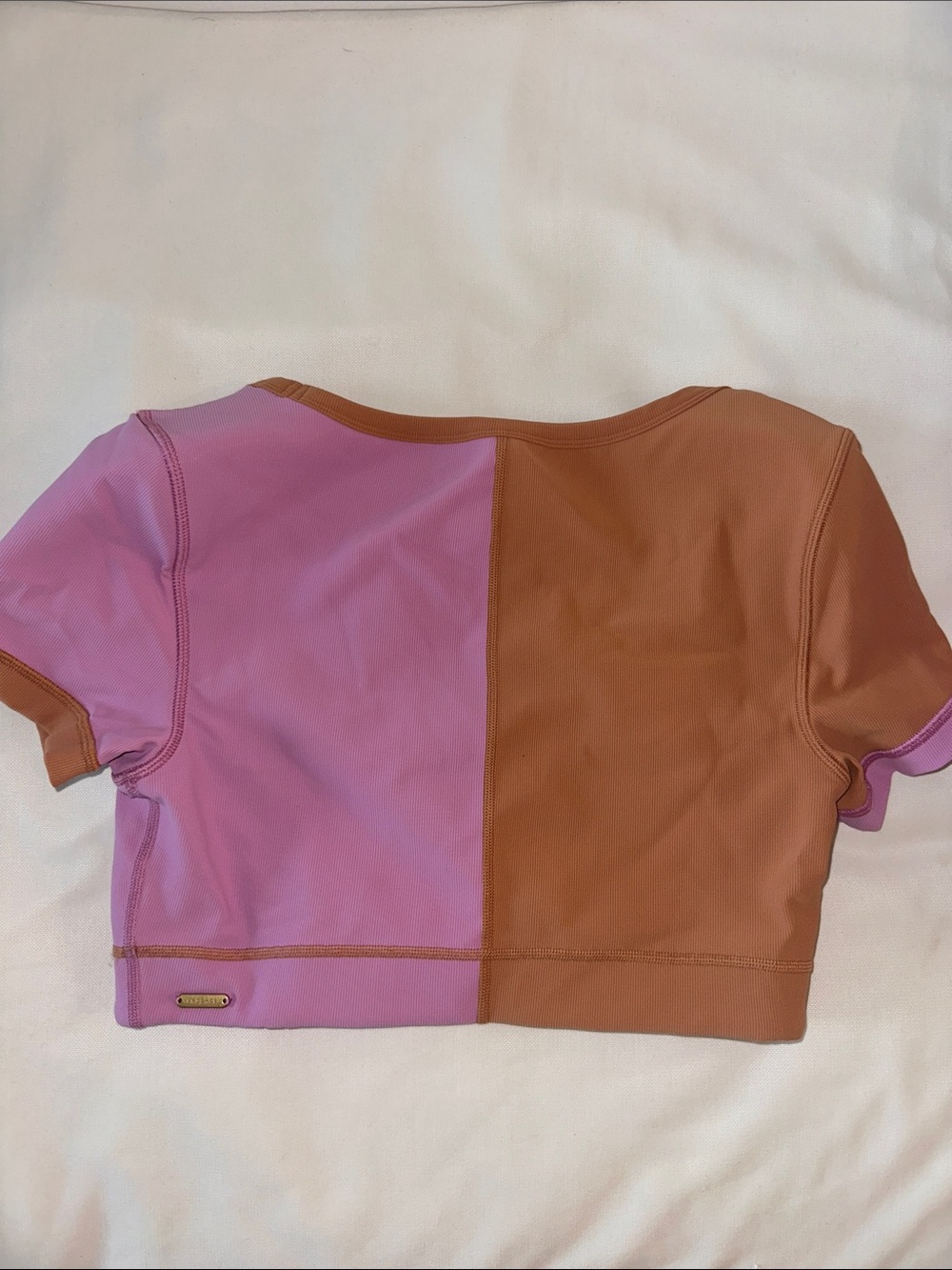 l*space active wear Two-Tone top in Mauve & Tan - Picture 4 of 5